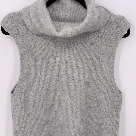 Aritzia COMMUNITY Plutarch Wool/Yak Turtleneck Sweater - Picture 3 of 4